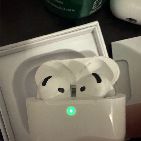 Wireless White Earbud Headphones AirPod 4s (dm before purchase!)